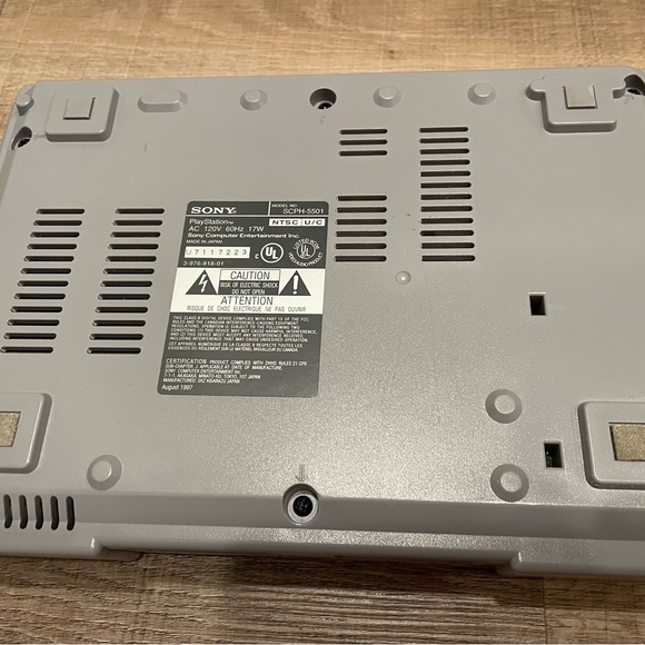 Vintage Sony PlayStation video game console - Picture 4 of 6